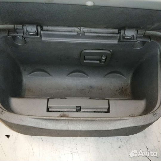 Подстаканник Renault Scenis