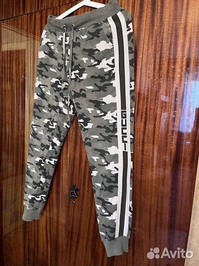 Спортивный костюм женский