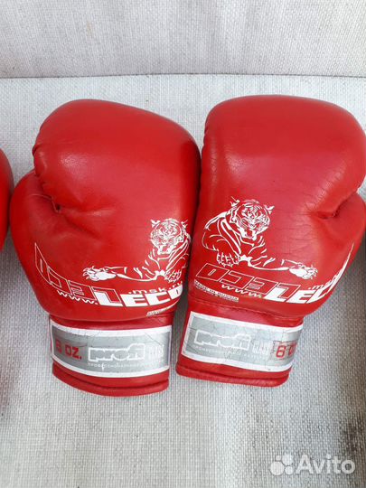 Боксерские перчатки