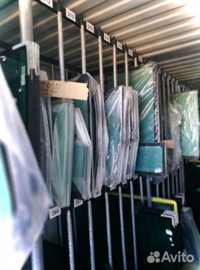 Стекло заднее нижнее левое на каток Hamm 3412