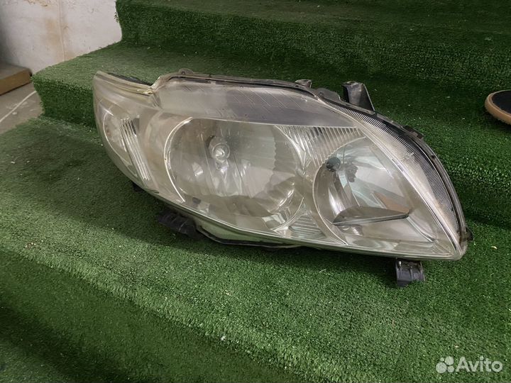 Фара Tayota Corolla
