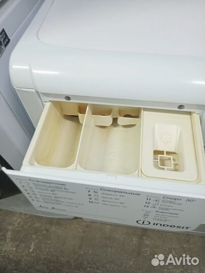 Узкая стиральная машина Indesit на гарантии