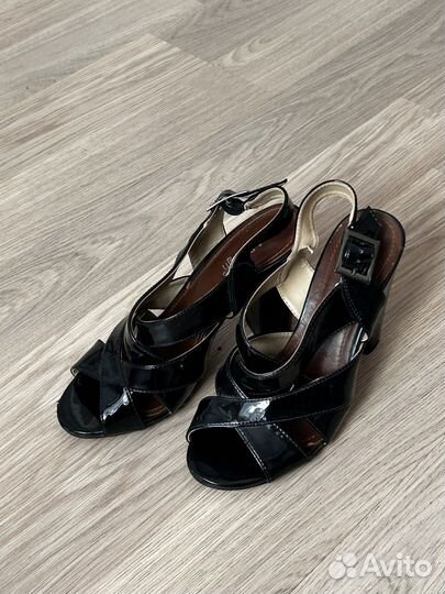 Босоножки на каблуке 38 размер