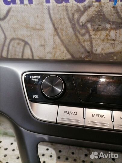 Рамка центральная в торпедо Hyundai Sonata 7 (LF)