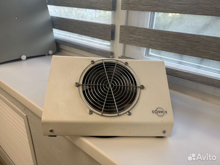 Вытяжка для маникюра настольная