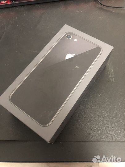 Коробка от iPhone 8