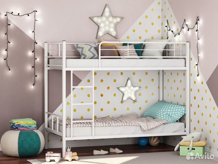 Двухъярусная кровать с лестницей