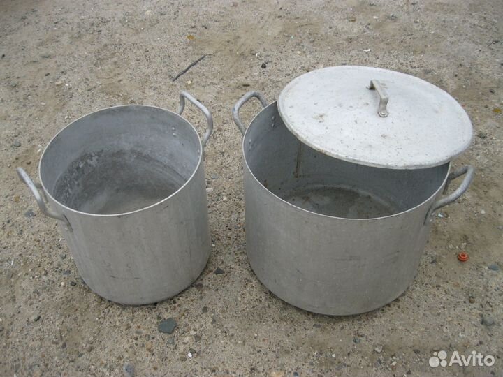 Кастрюли большие б/у