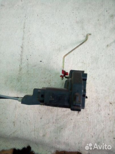 Замок двери задний правый Ssangyong Kyron 1