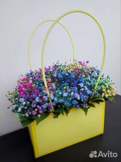 Букет из гипсофилы в коробке