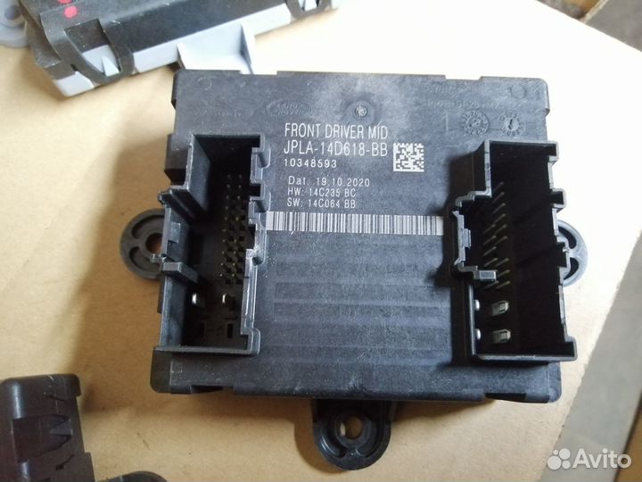 Блок управления дверью Range Rover Sport 2 L494