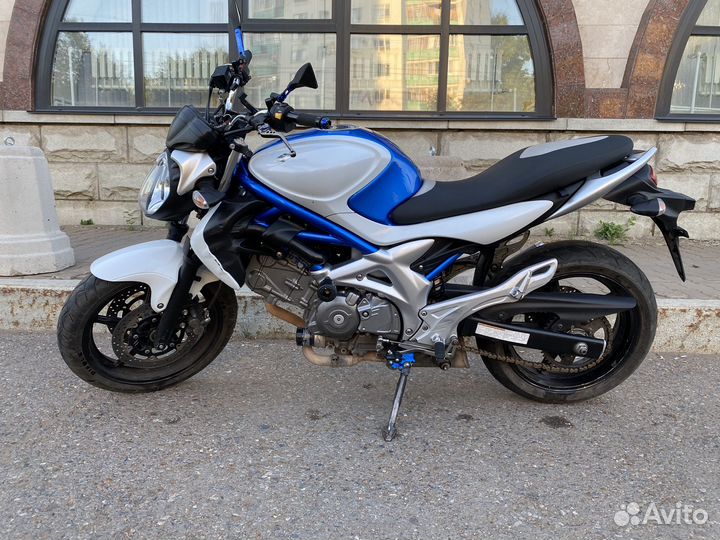 Suzuki gladius SFV 650
