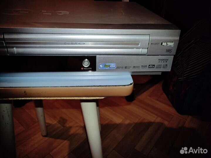 Видеомагнитофон DVD плеер LG DC487 VHS