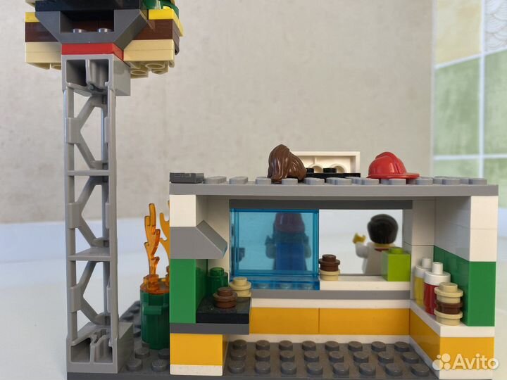 Лего. Игрушка пожарная машина