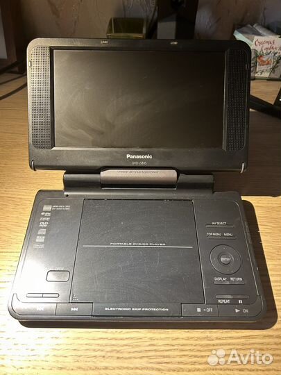 Портативный проигрыватель DVD/CD