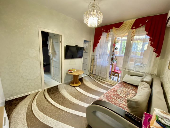 3-к. квартира, 46 м², 1/4 эт.