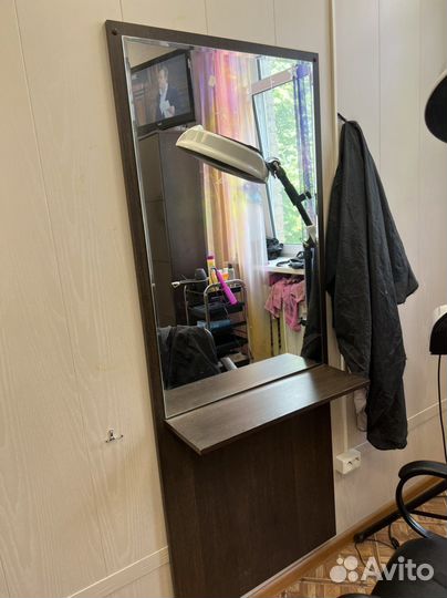 Зеркало с полкой