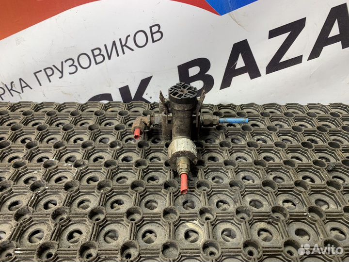 Кран управление тормозами прицепа Renault Premium