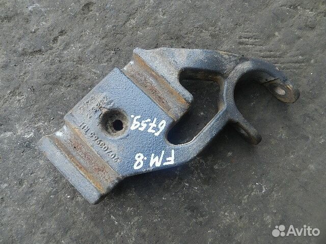 Кронштейн амортизатора передней оси нижний прав. V