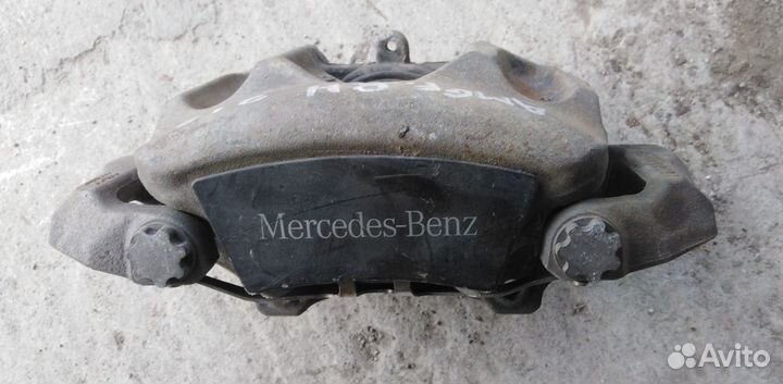 Mercedes E W212 AMG Суппорт Пердний Правый W 212