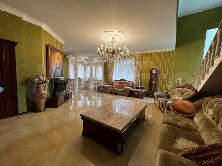 Дом 270,6 м² на участке 27 сот.