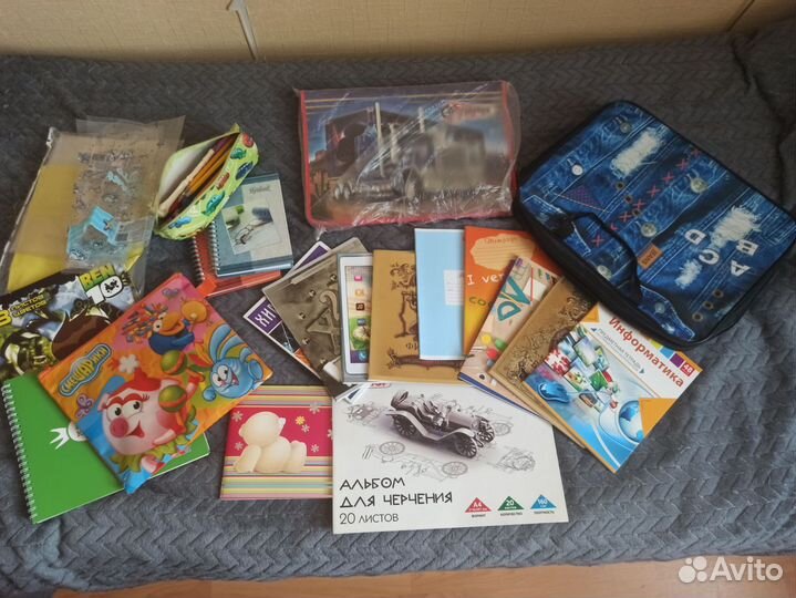 Канцтовары пакетом и сумкой в одни руки