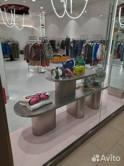 Изделия из нерж стали для торговых помещений