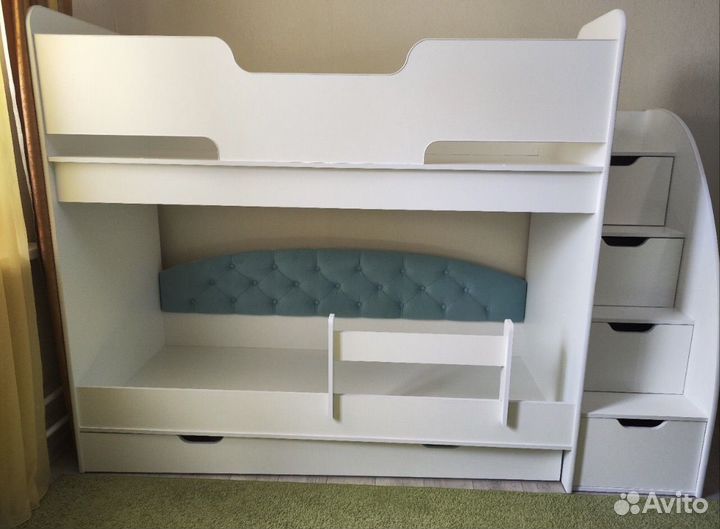 Двухъярусная кровать