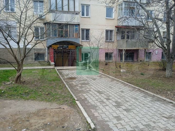 Помещение 40,6 м2 на первой линии Юмашева