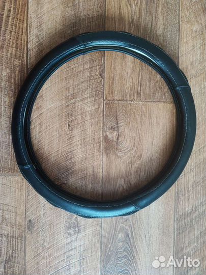 Кожаная оплетка на руль со вставками