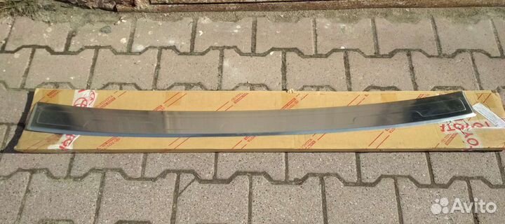 Накладка на задний бампер Тойота Ленд Крузер 150