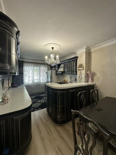 3-к. квартира, 75 м², 1/10 эт.