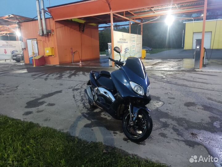 Yamaha T-max