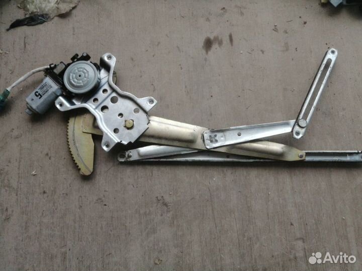 Стеклоподъемник передний левый Toyota Cami J100