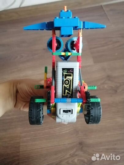 Робот с мотором