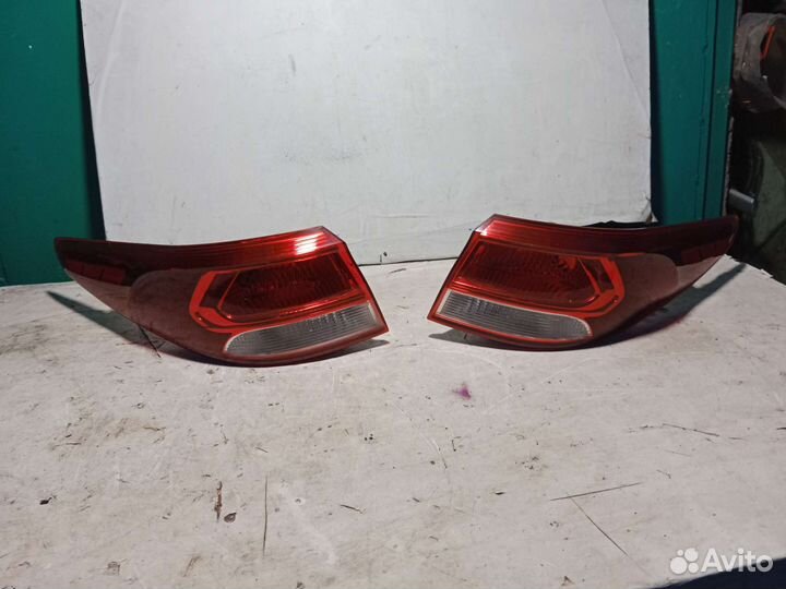 Фонарь правый и левый Kia Rio 4 2017-2020