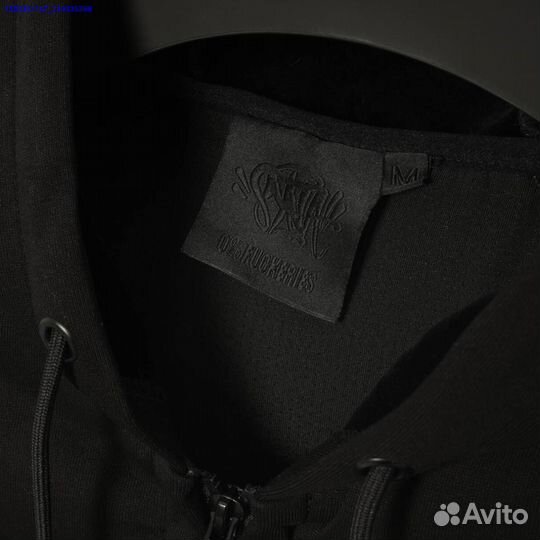 Откройте мир с худи Syna World