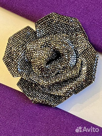 Брошь цветок