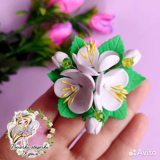 Цветы яблони на резинках