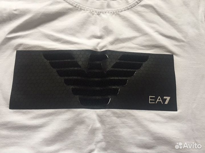 Новая футболка Emporio Armani