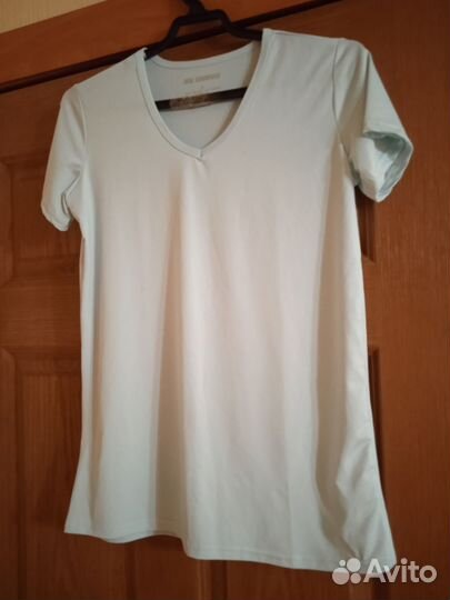 Новые женские футболки 44р
