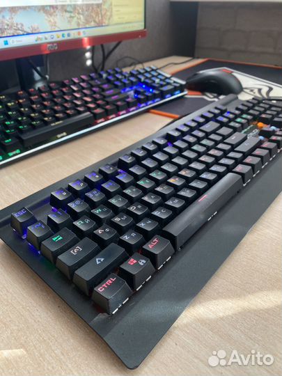 Игровая механическая клавиатура oklick