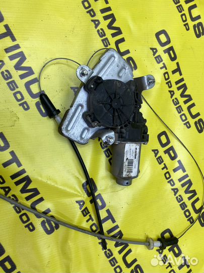 Моторчик стеклоподъемника задний левый Kia Rio 3