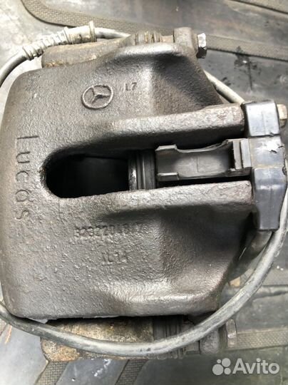 Суппортa mercedes W124(перед правый)