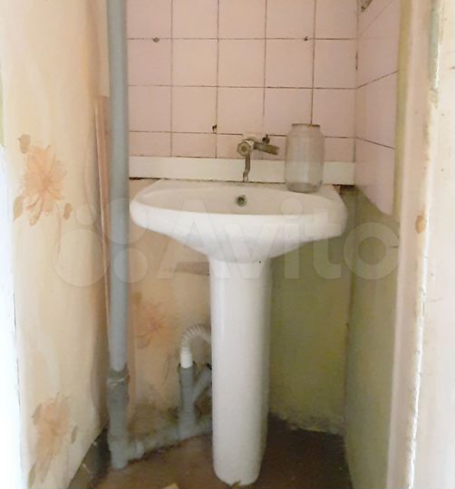 Комната 12 м² в 6-к., 2/5 эт.