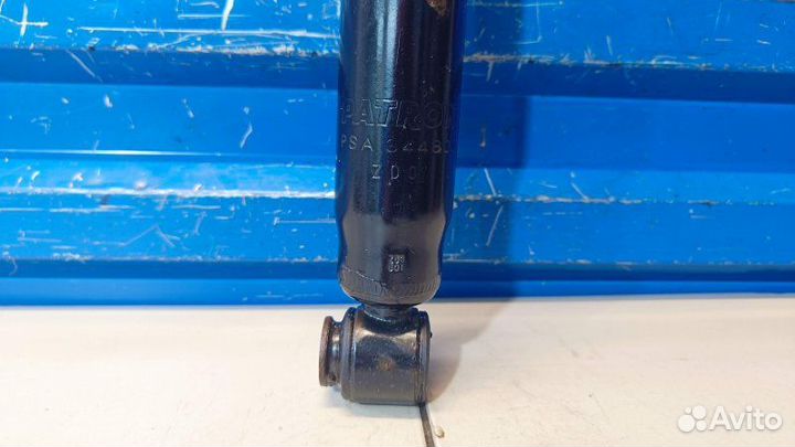 Амортизатор задний Renault Megane 2 1.4 K4JC750