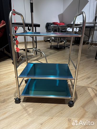 Этажерка железная на колесиках