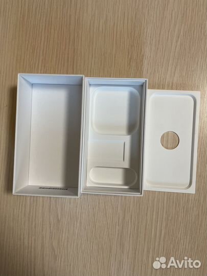 Коробки от iPhone 5s, 7