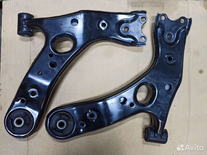 Рычаги передние Toyota Corolla 180