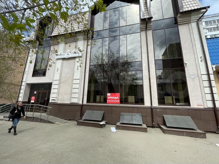 Помещения под торговлю/офисы на Учебной, 185 м²